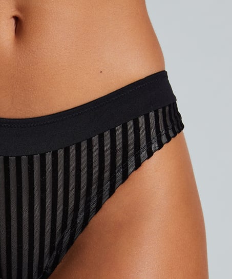 Brazilian Pia, Black