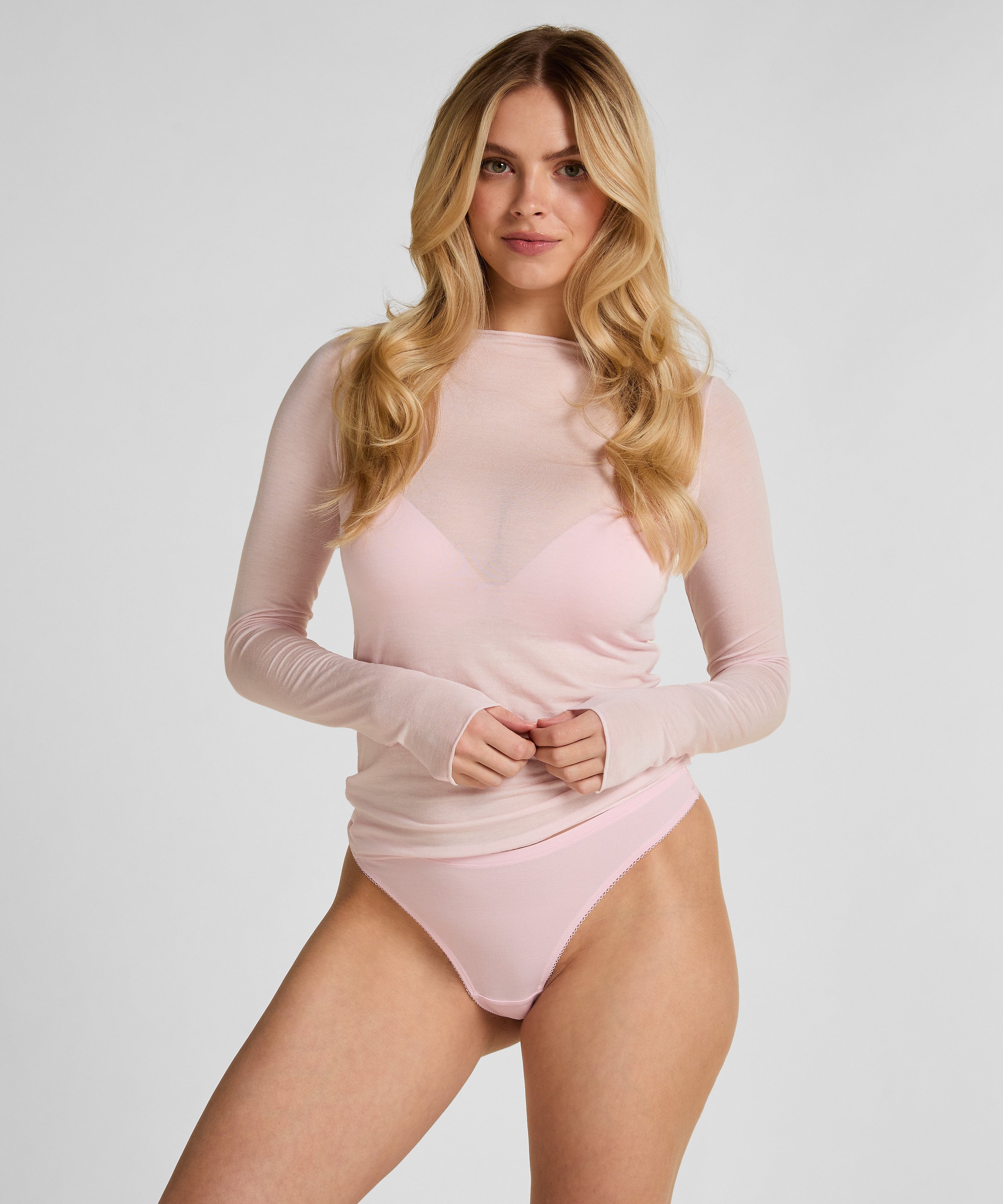 Alex Thong, Pink, main
