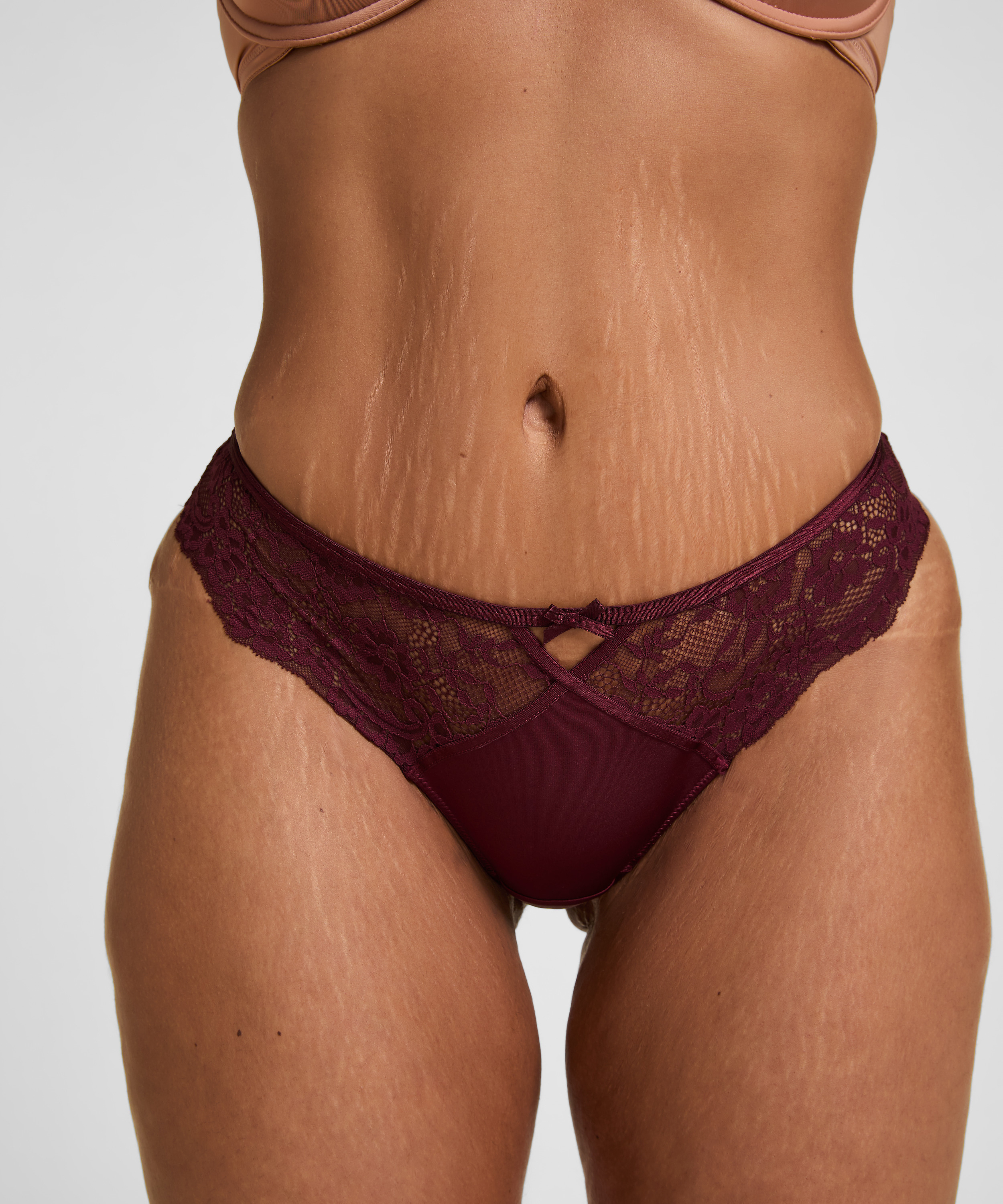 Liloye Cheekini, Purple, main