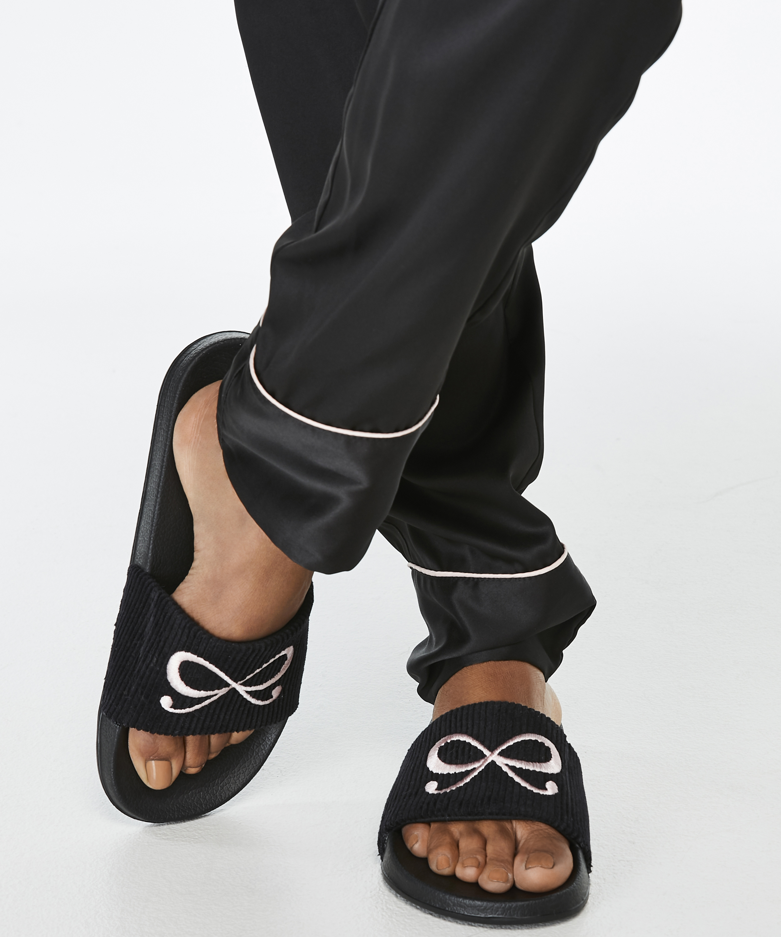 Bow Flip-Flops, Black, main