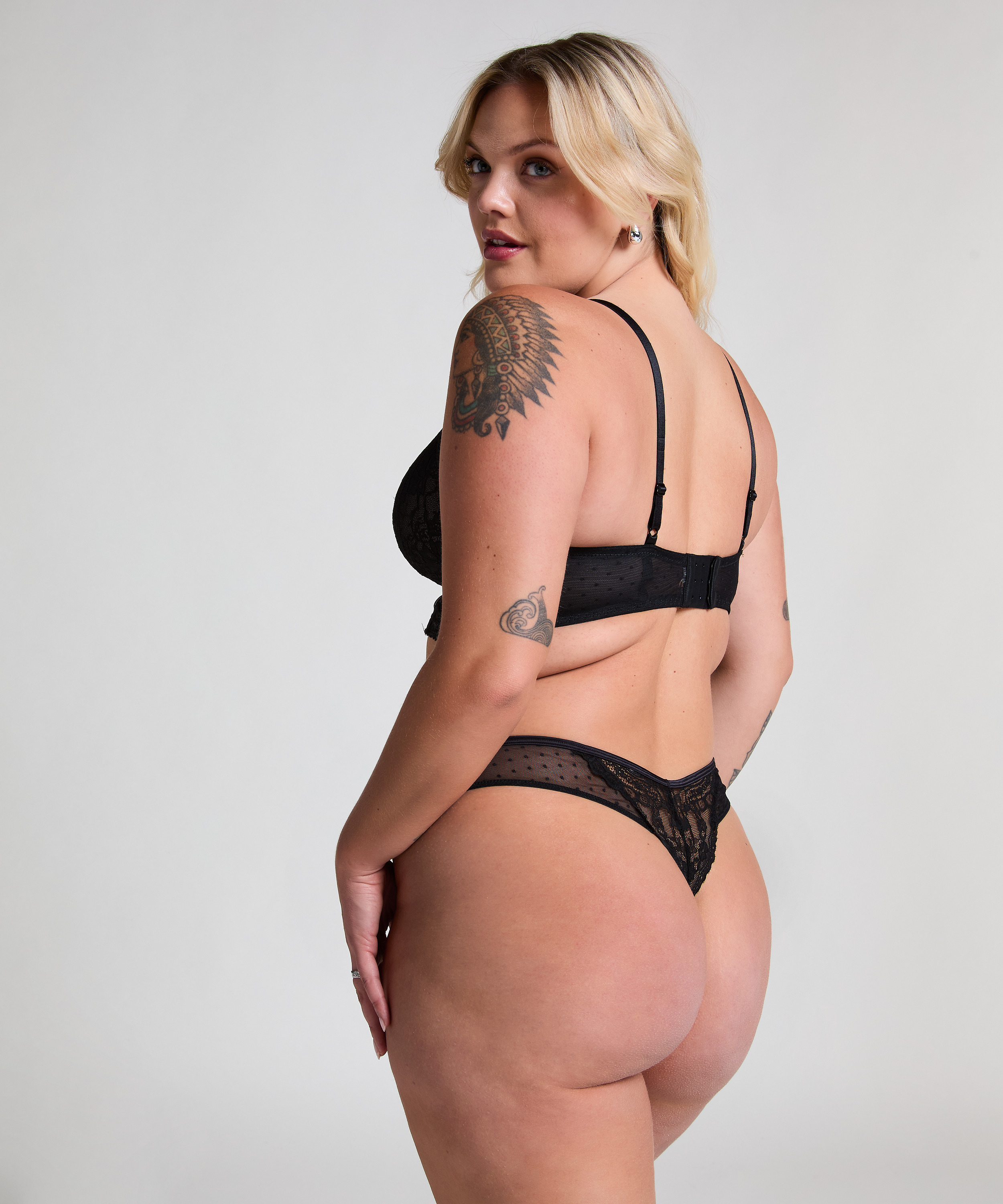 Juliette Thong, Black, main