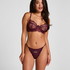 Thong Weekend, Red