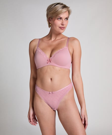 Phoebe Thong, Pink