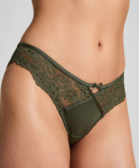 Liloye Cheekini, Green