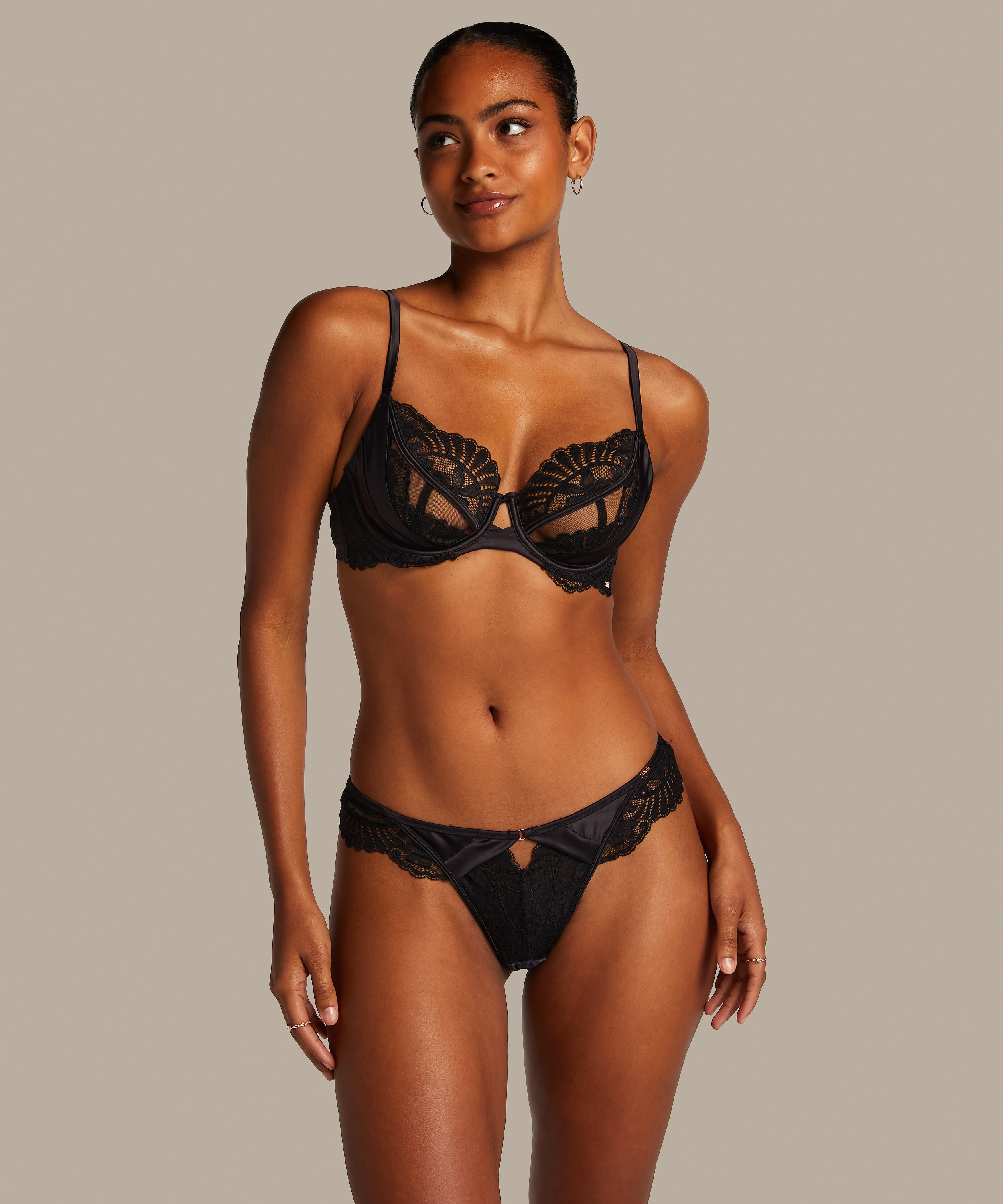 Almendra Brazilian, Black, main