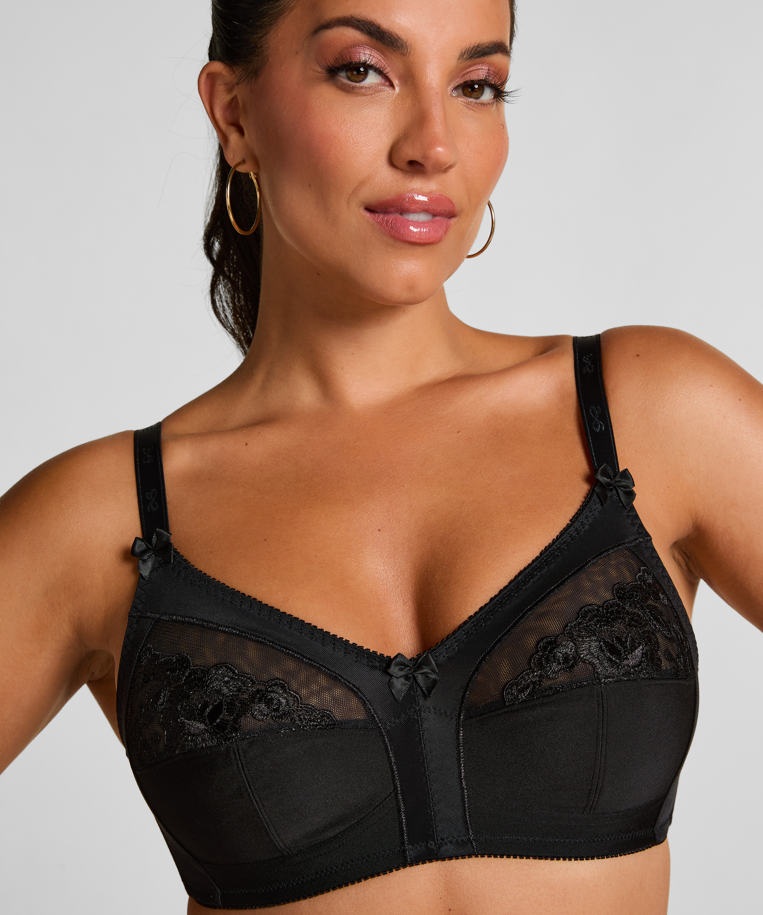 Sara Non-padded Non-underwired Bra, Black, main