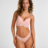 Andrea Thong, Pink