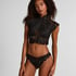Amelia Thong, Black
