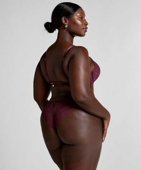 Belle Brazilian, Red