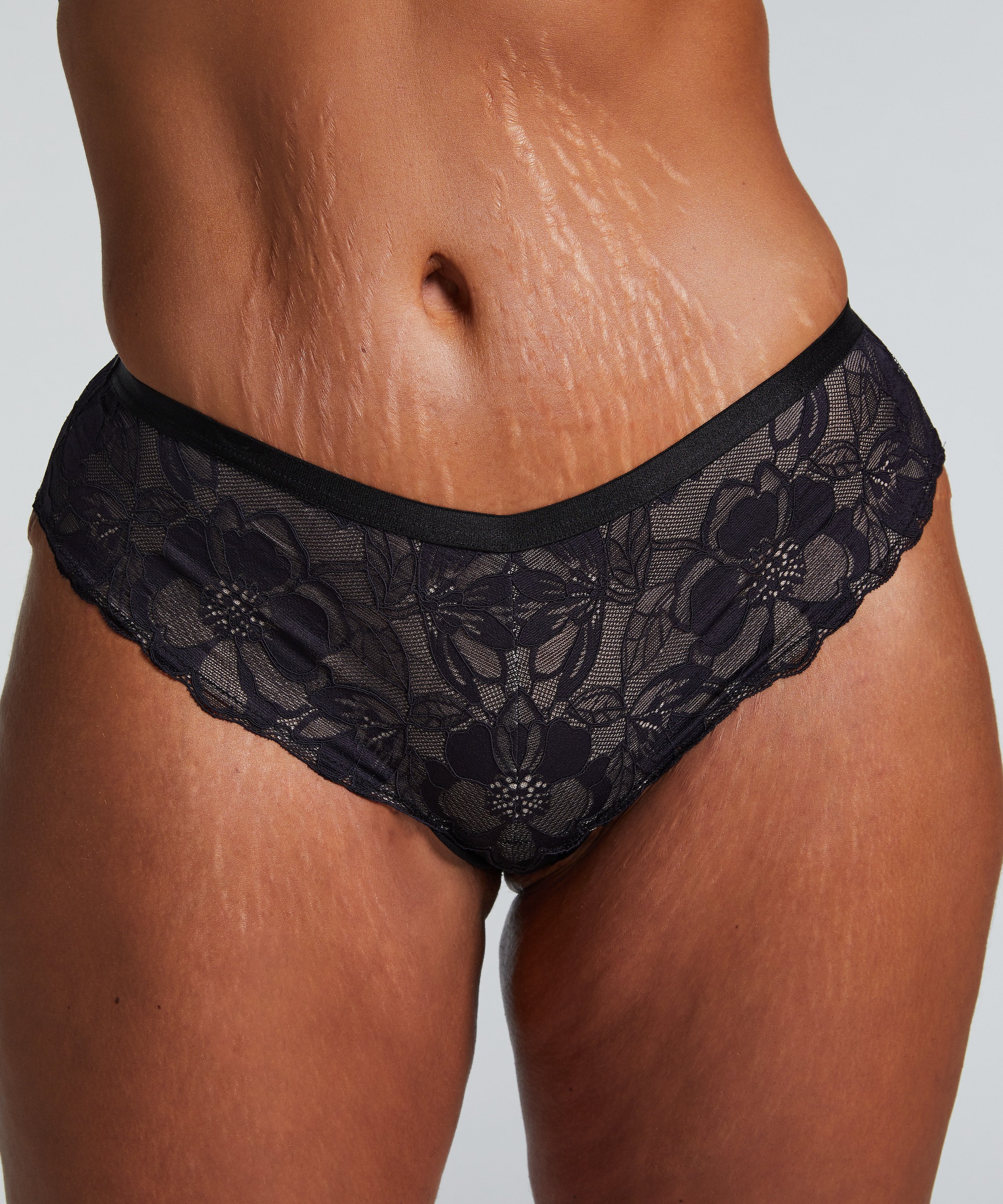 Sophia Brazilian, Black, main