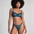 Isabelle Thong, Blue