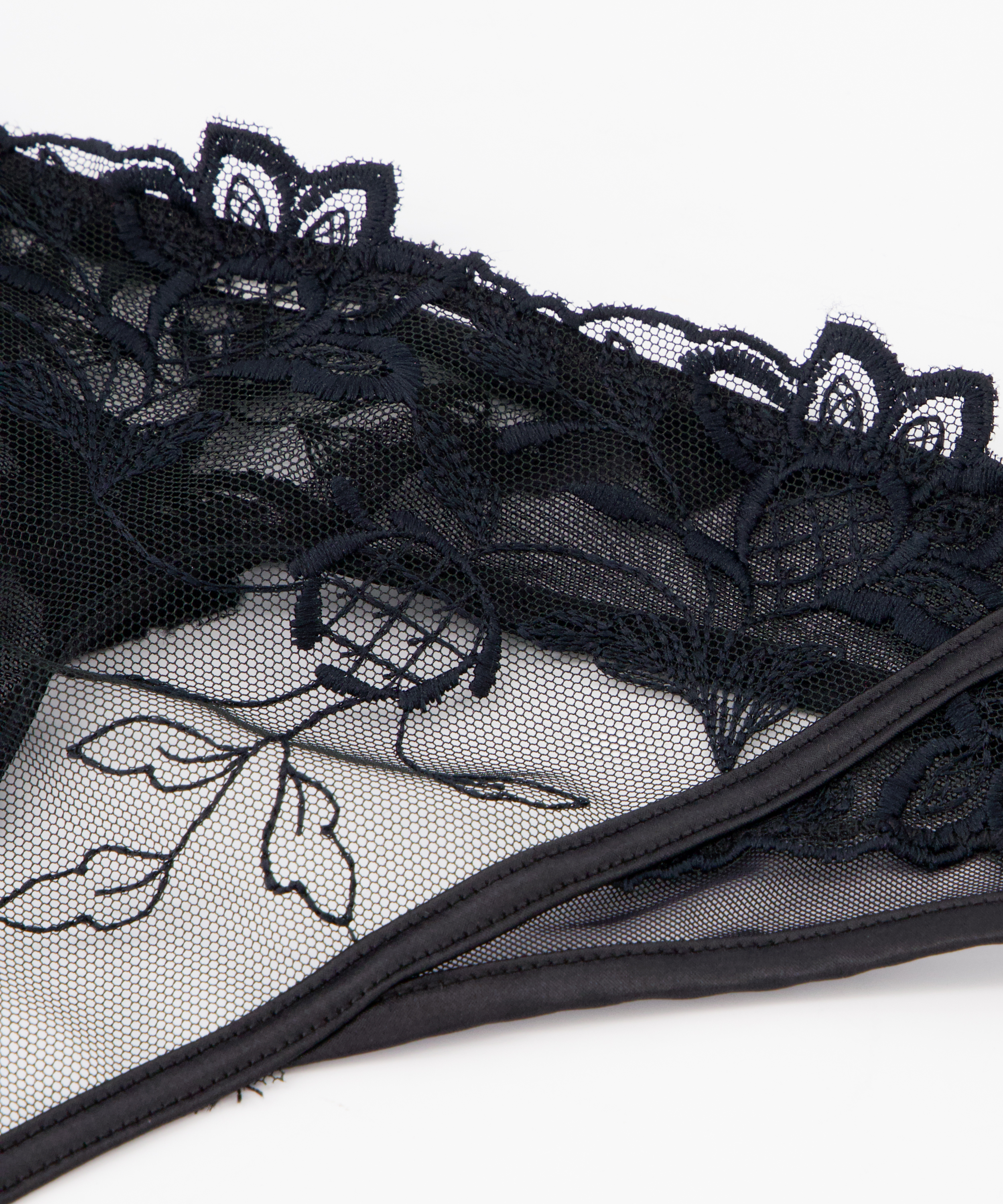 Inga Thong, Black, main