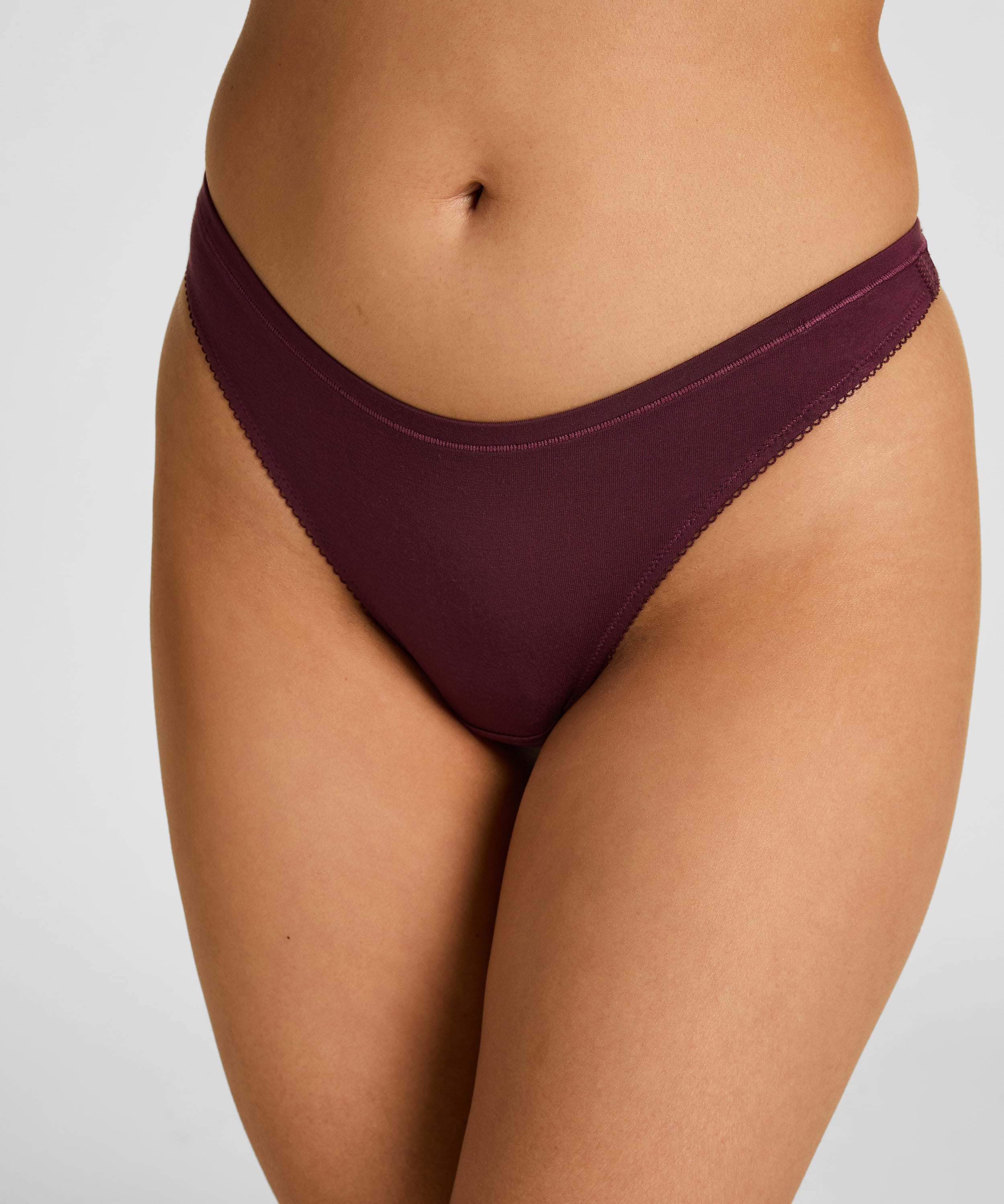Alex Thong, Purple, main