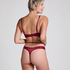 Lisa Thong, Red