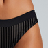 Brazilian Pia, Black