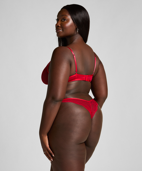 Isabelle Cheekini, Red