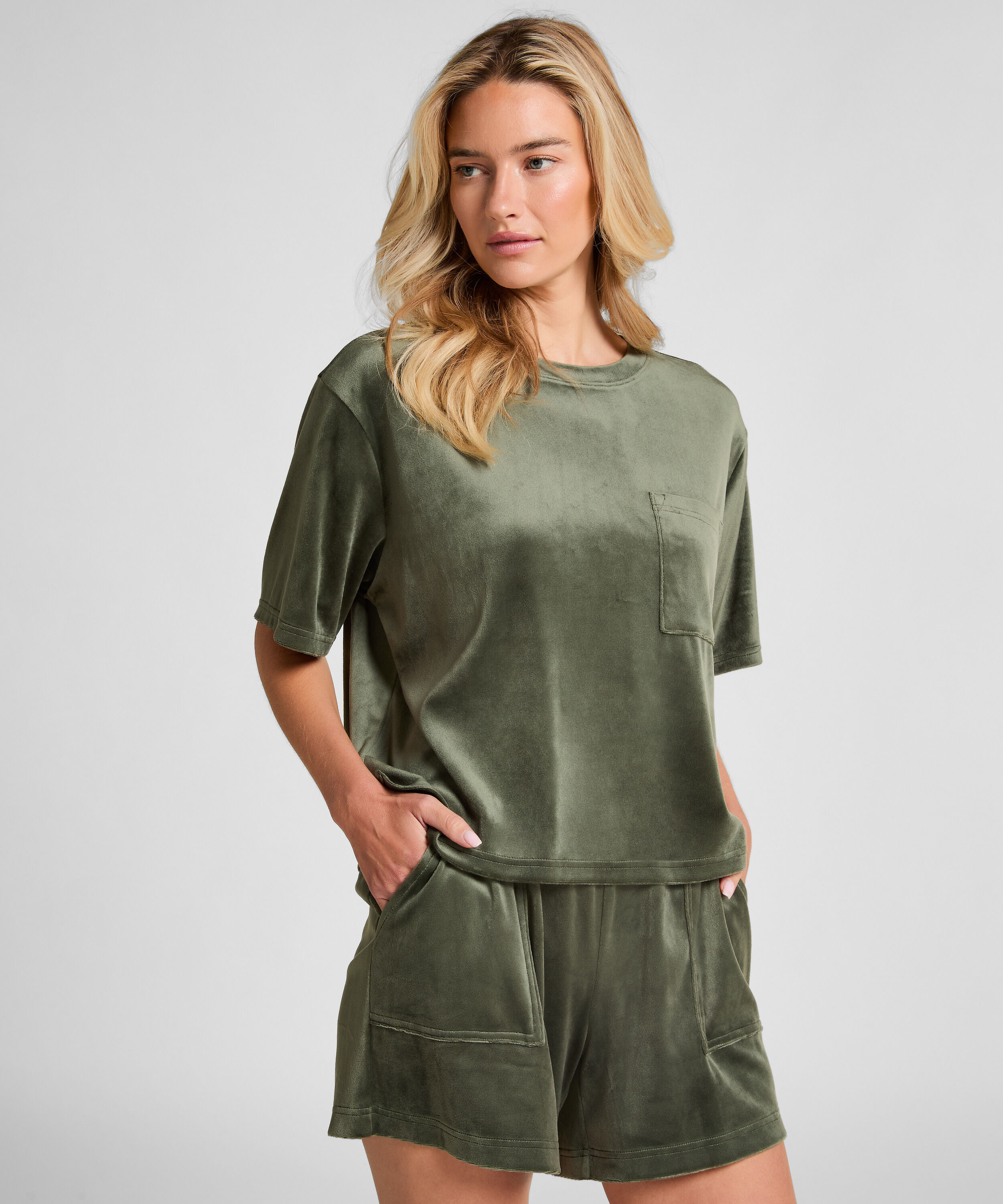 Velvet Pocket shorts, Green