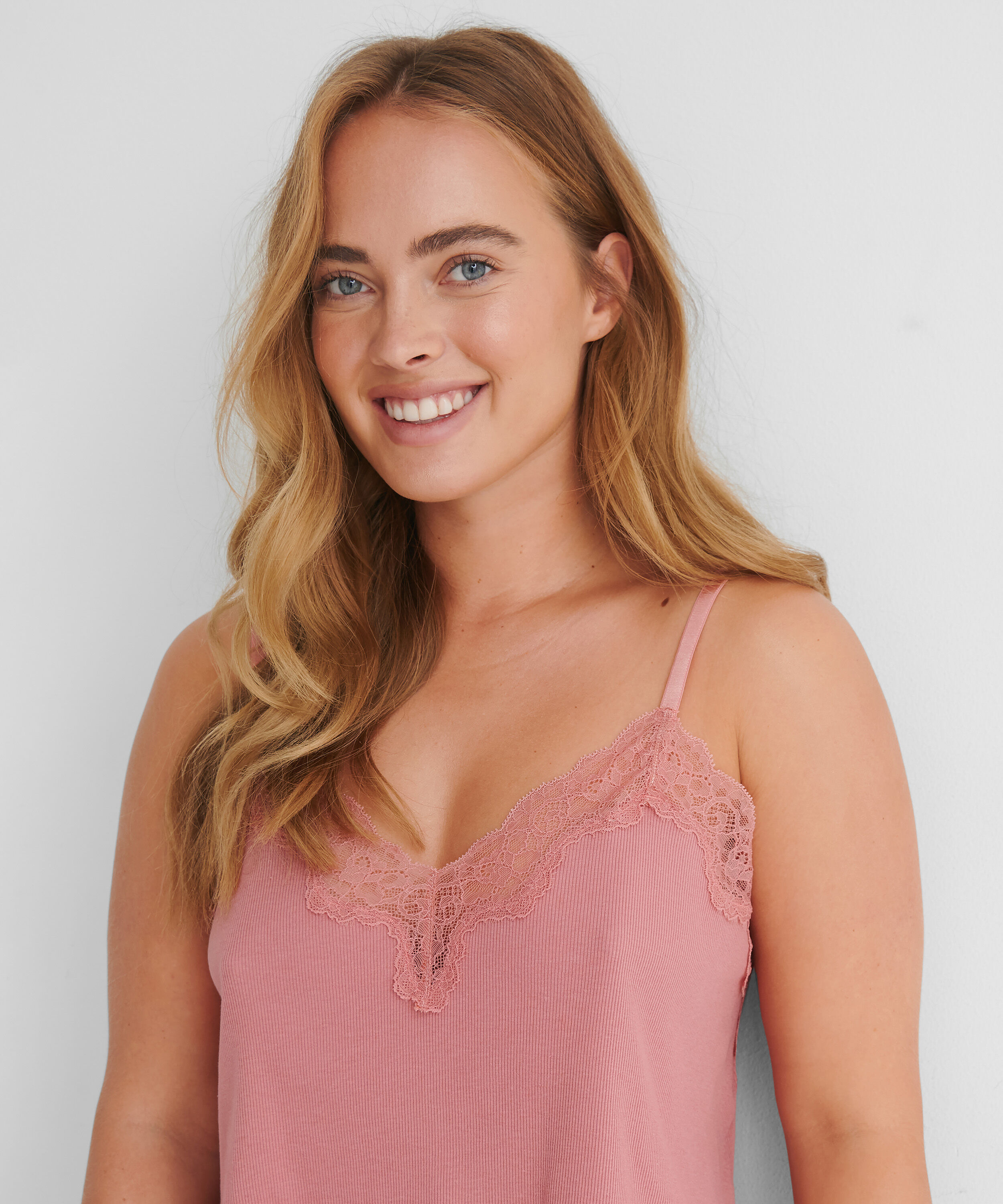 Cami rib lace Mia HKM x NA-KD - Pajama Tops - Hunkemöller