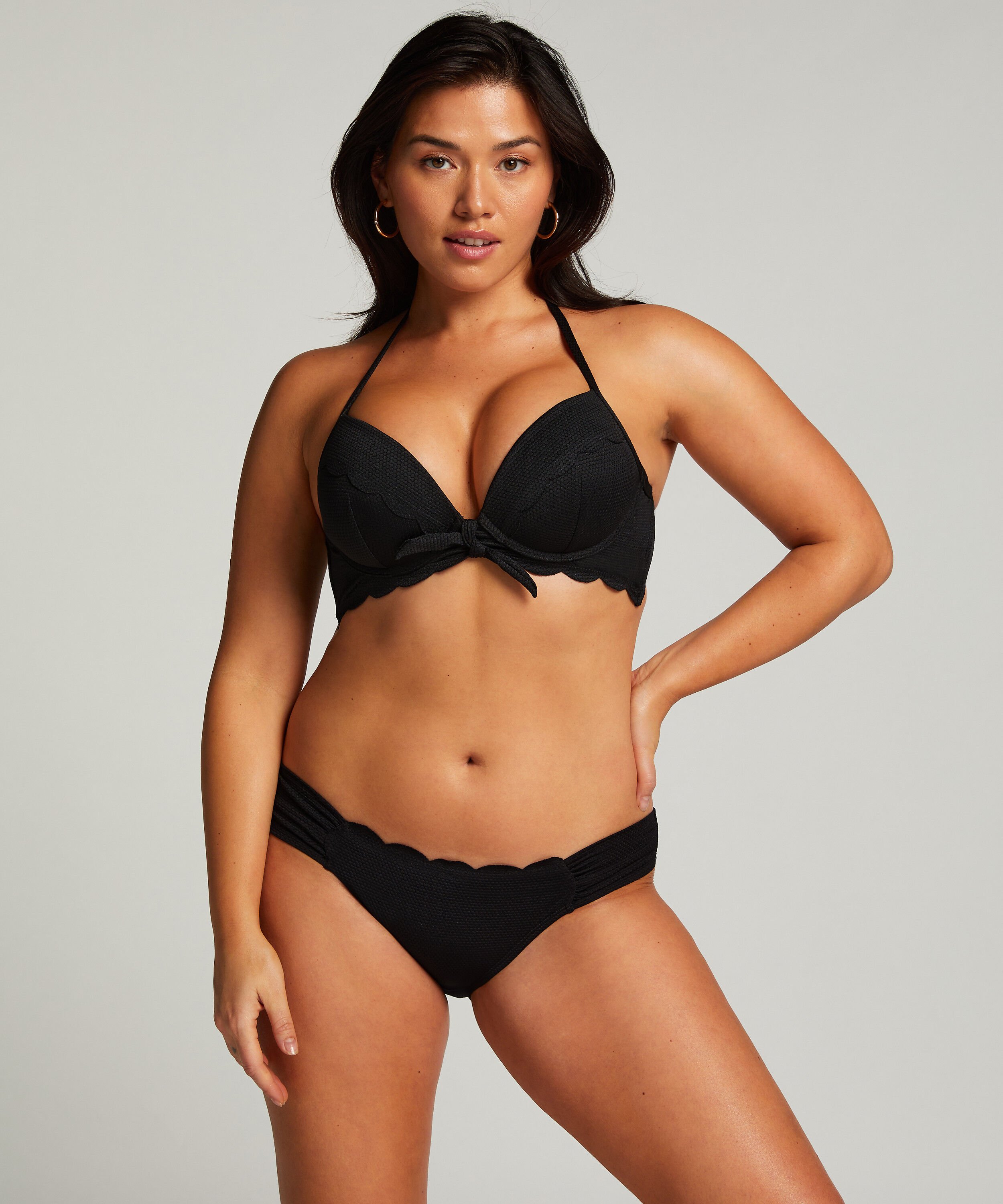 Scallop Rio Bikini Bottoms, Black