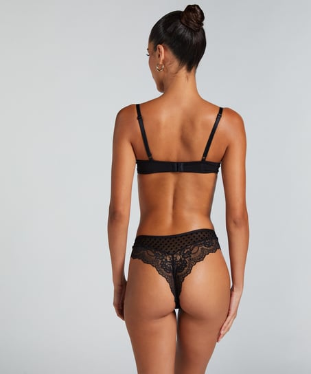 Tonia Brazilian, Black