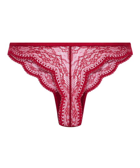 Isabelle Cheekini, Red