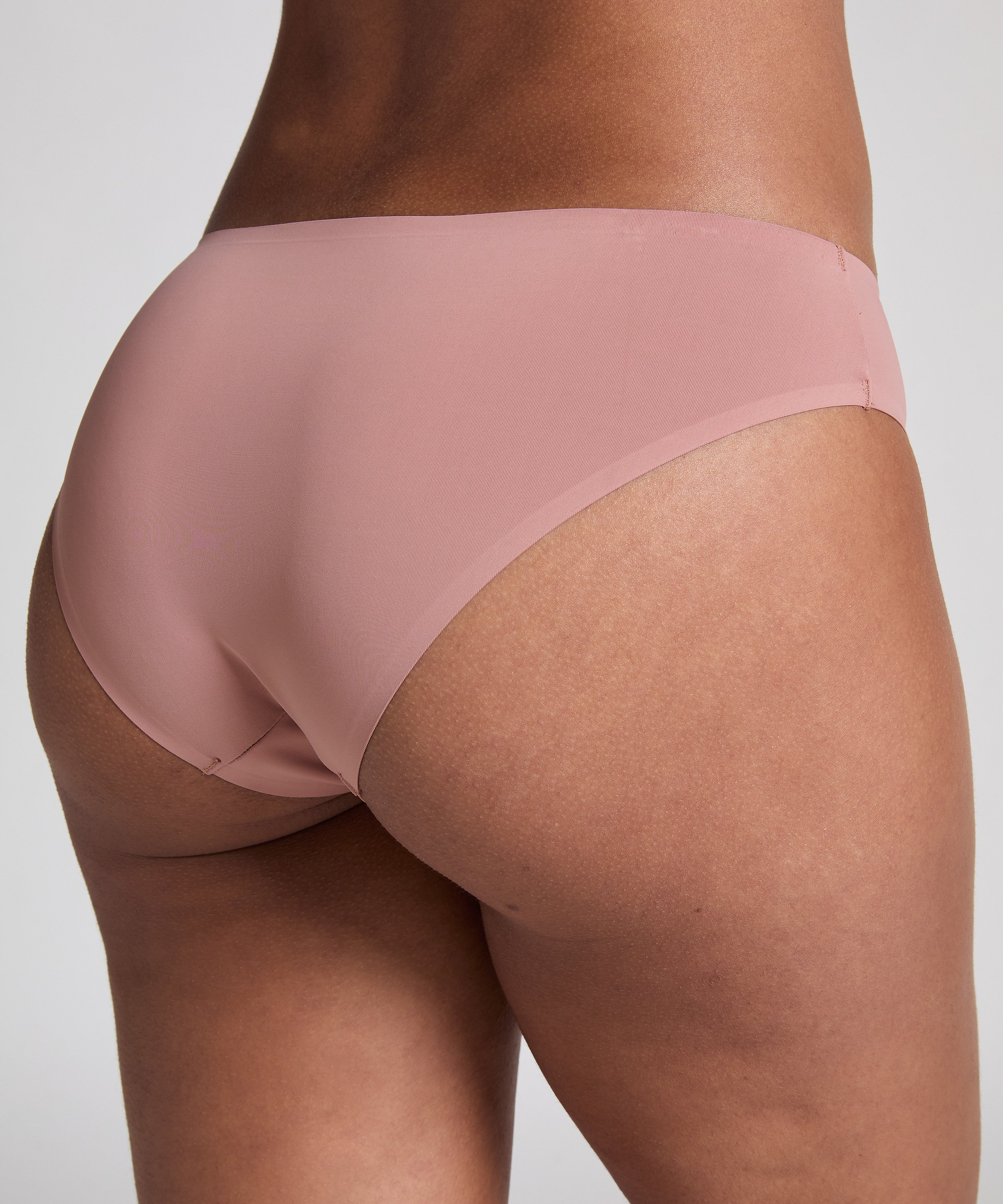 Invisible Brazilian, Brown, main