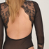 Body Naomi, Black
