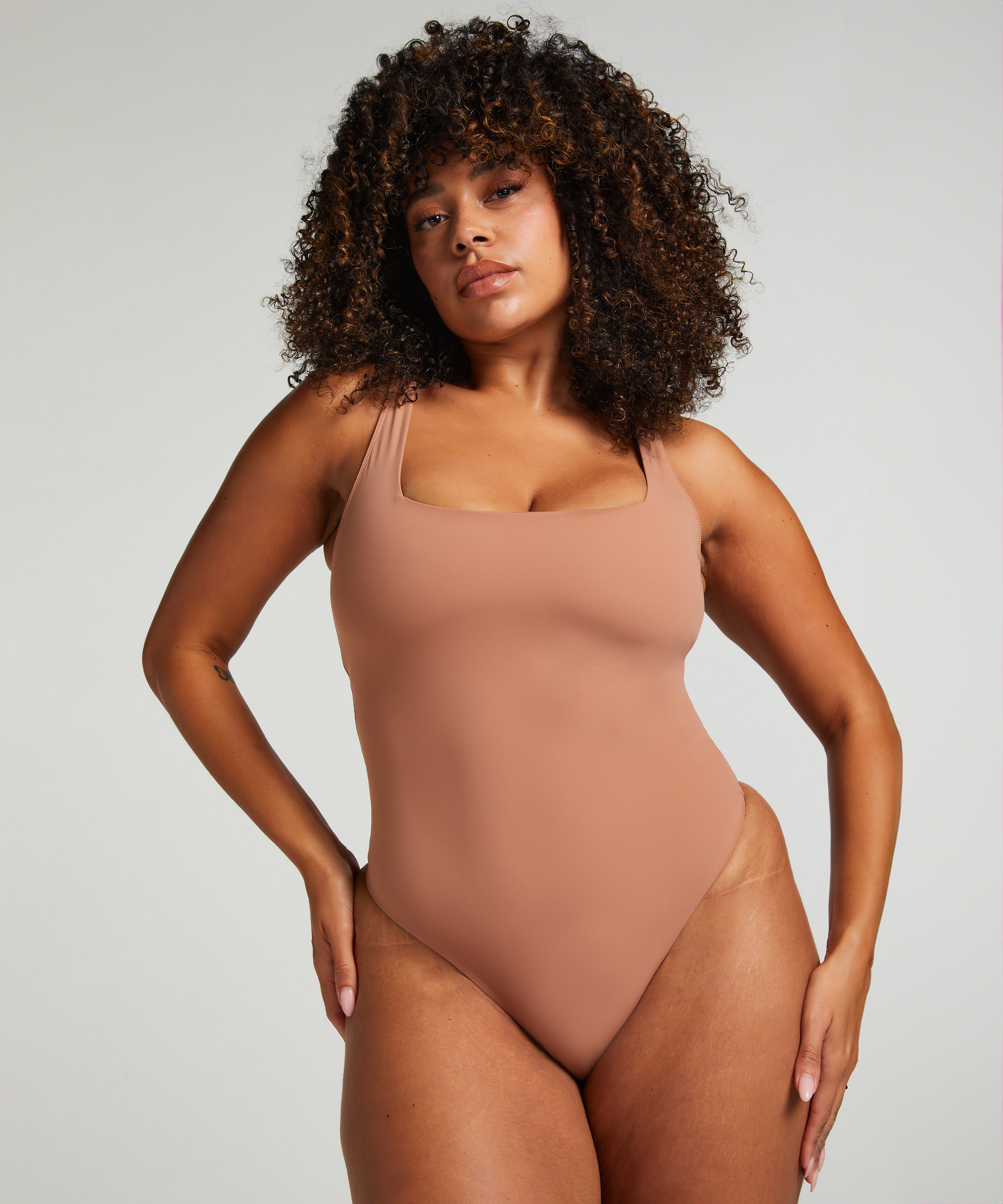 Smooth body, Brown, main
