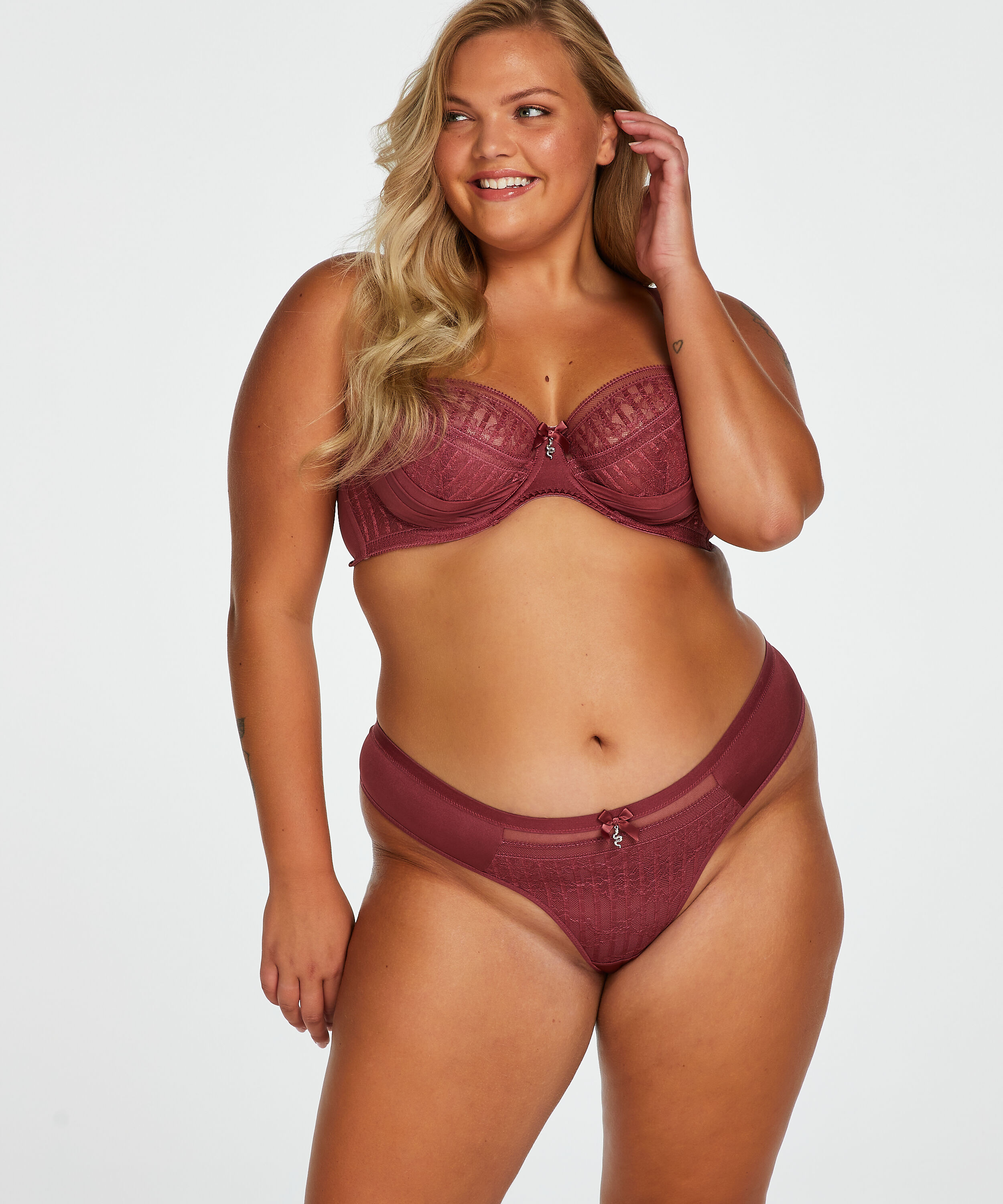 Kriss thong I AM Danielle, Red