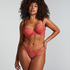 Amala Thong, Red
