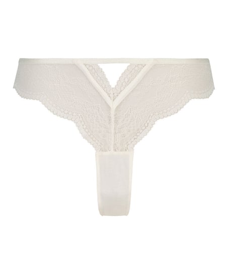 Isabelle Cheekini, White