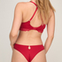 Andrea Brazilian, Red