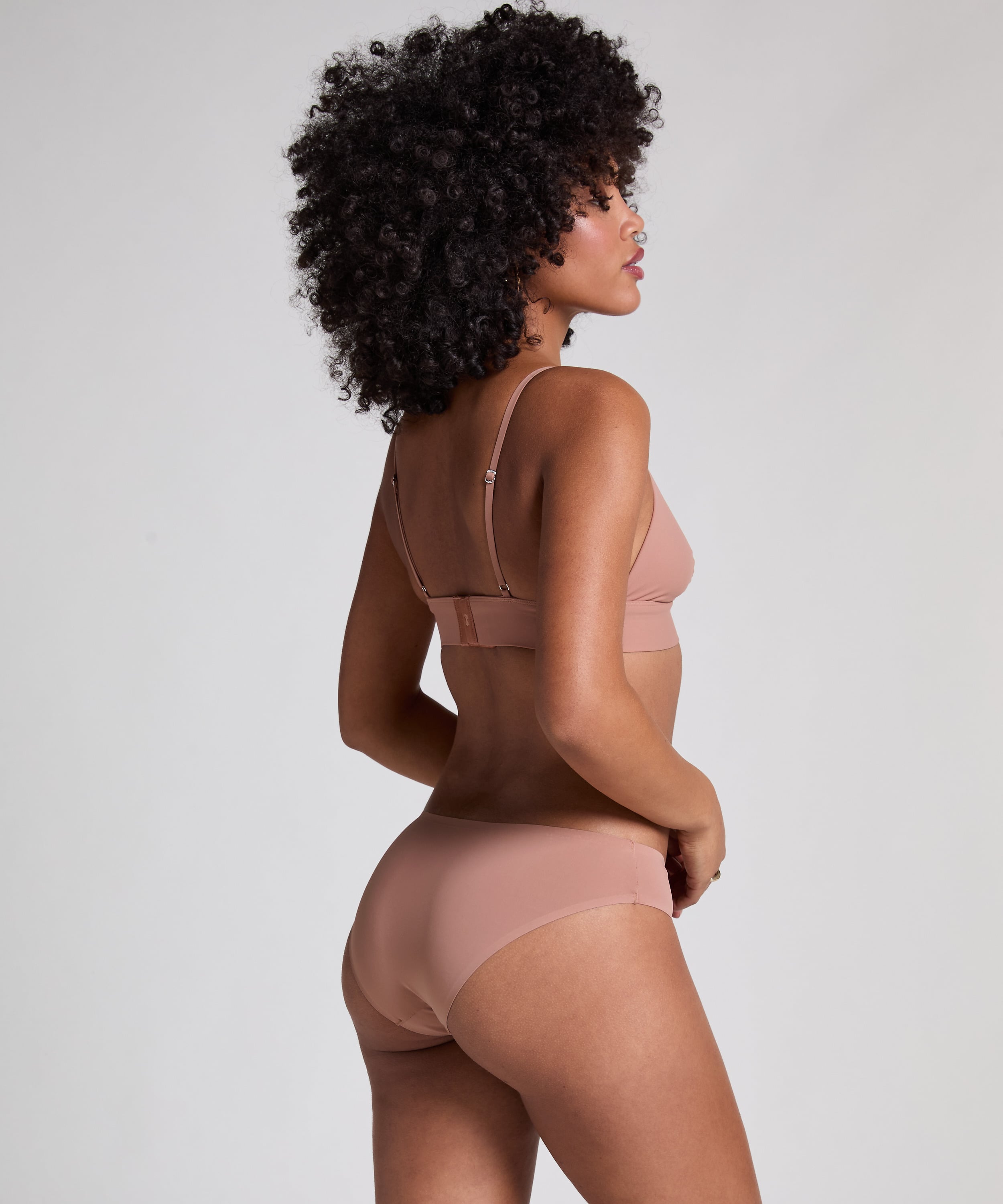 Invisible Brazilian, Brown, main