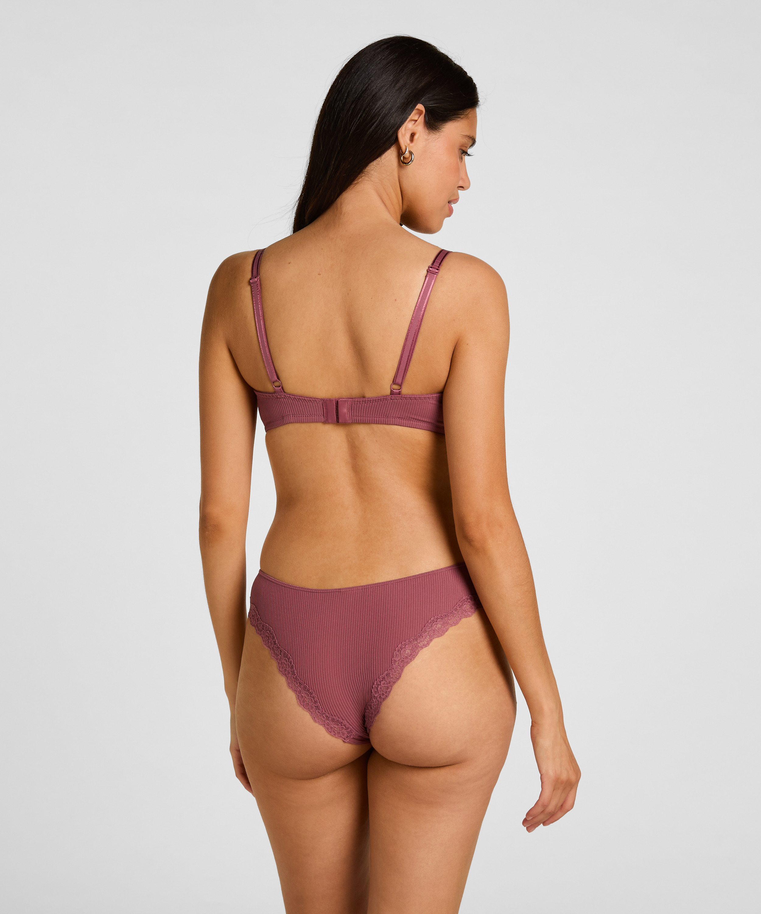 Lola Brazilian, Purple, main