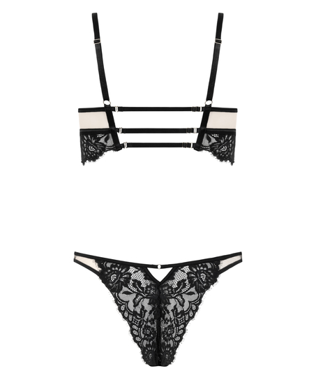 Nisha Body, Black