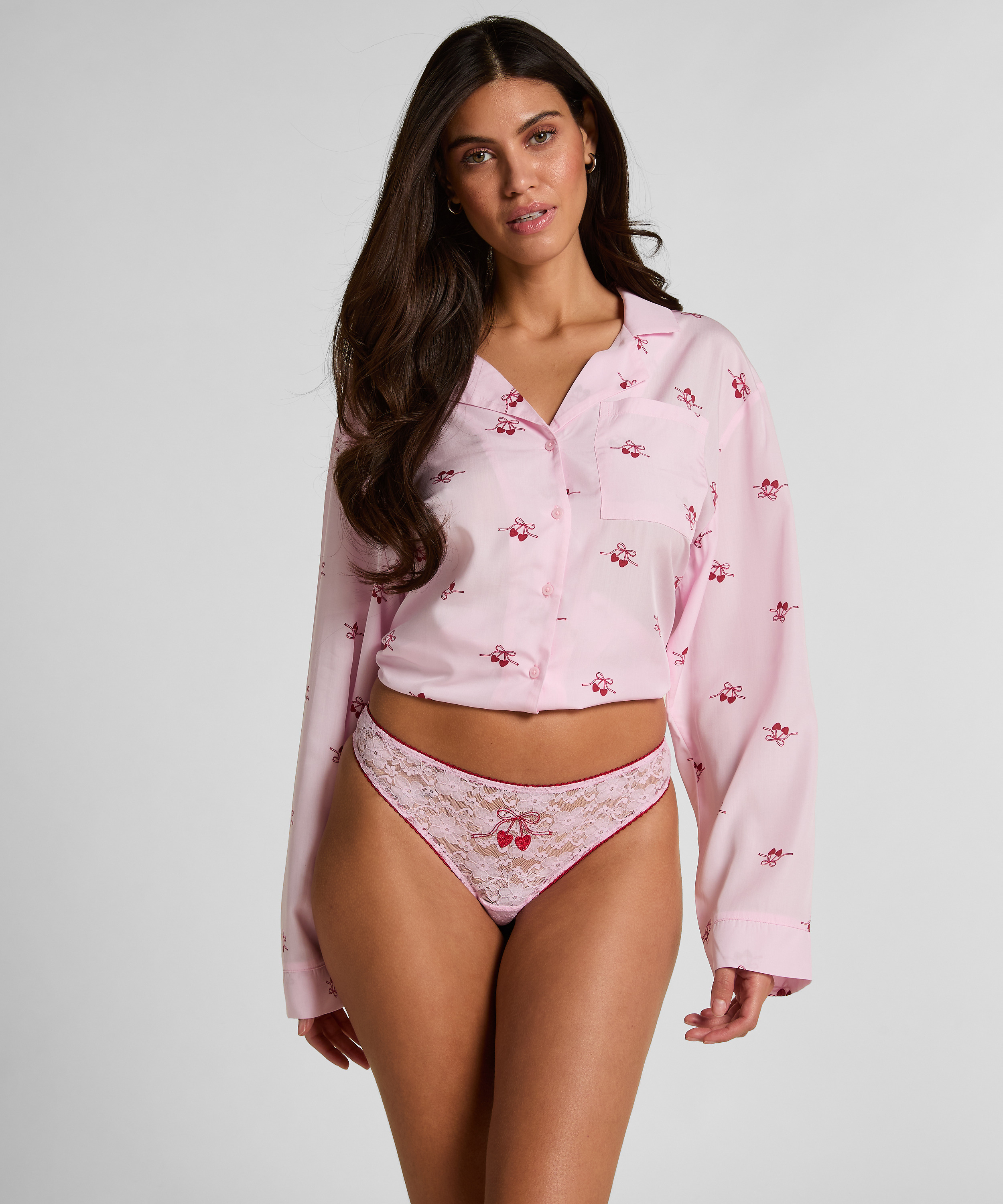 Lena Thong, Pink, main