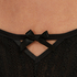 Mahina Thong, Black