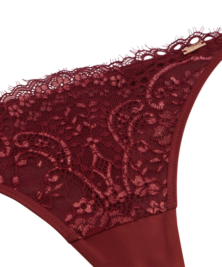 Lara Thong, Red