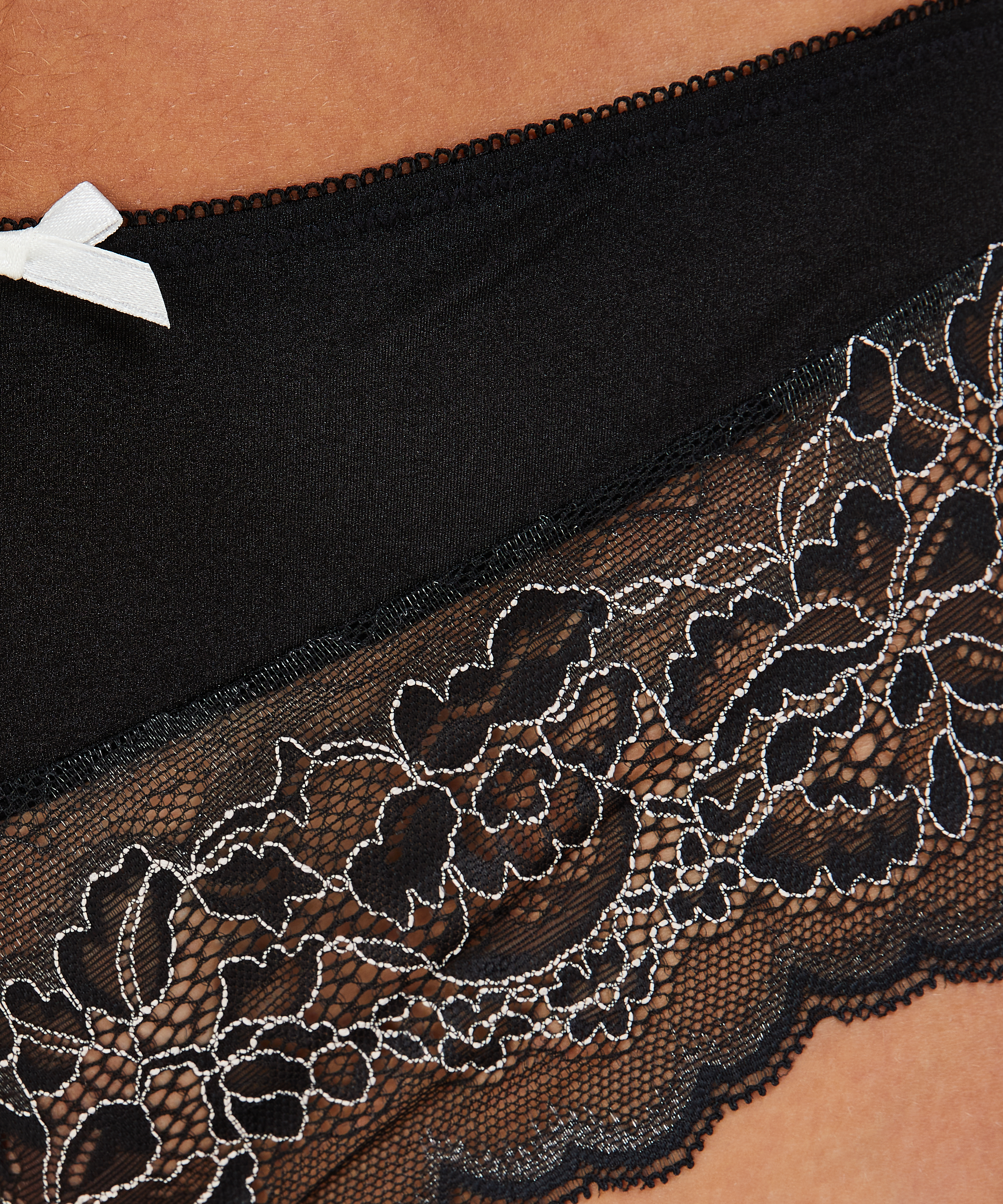 Lacey Brazilian, Black, main