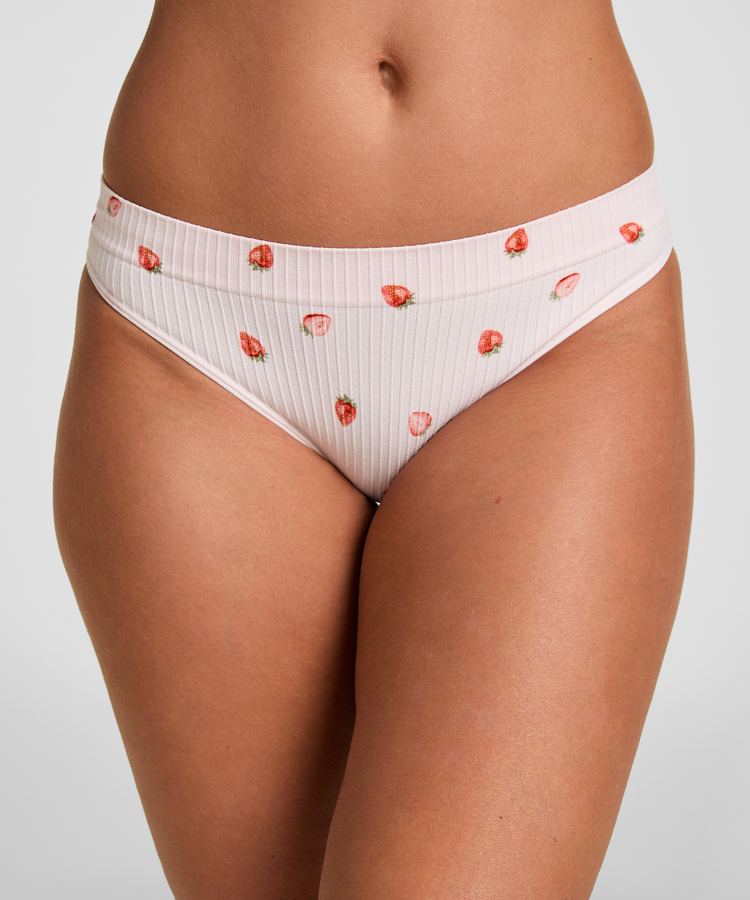 Dianne Brazilian, Pink, main