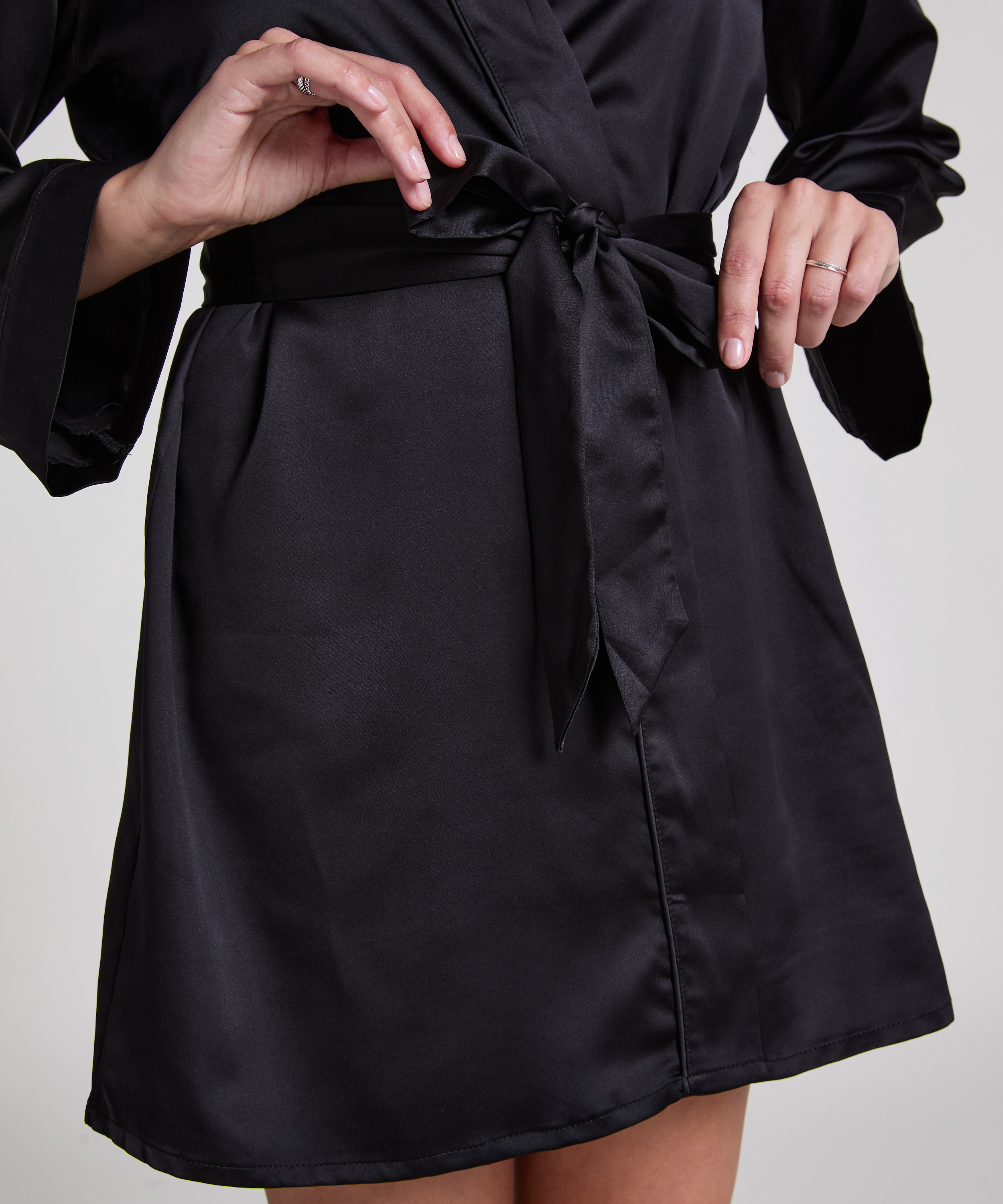 Satin kimono, Black, main