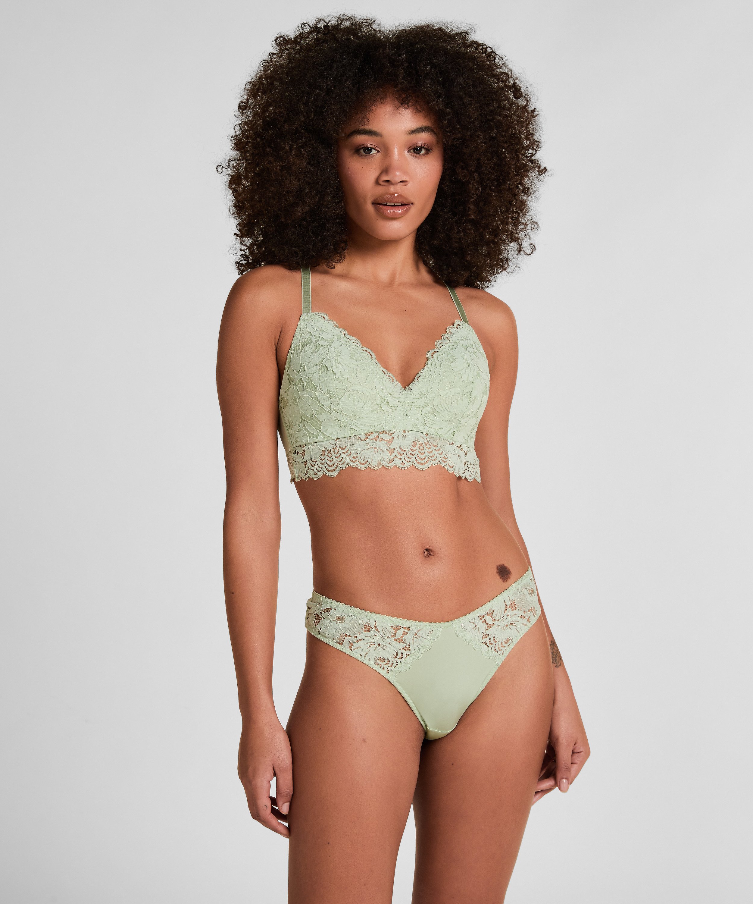 Andrea Thong, Green, main