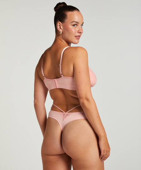 Remi Thong, Pink