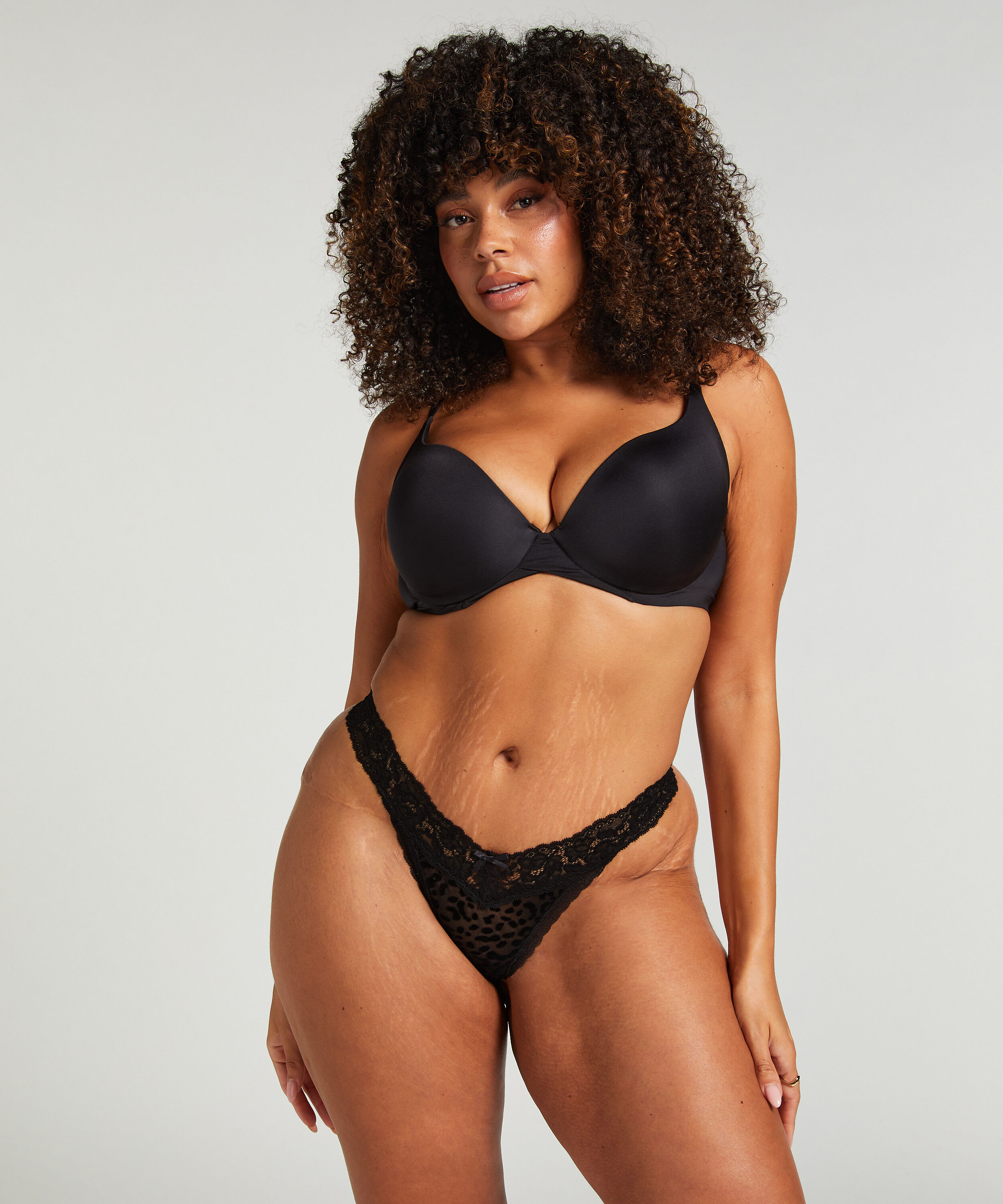 Marina Extra Low Thong, Black