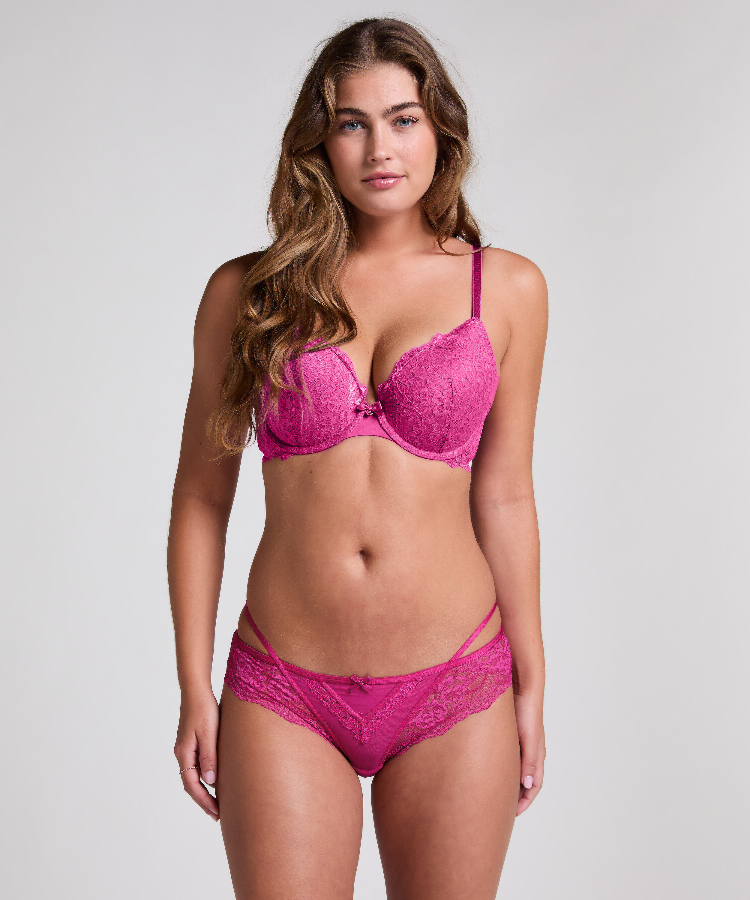 Emma Brazilian, Pink