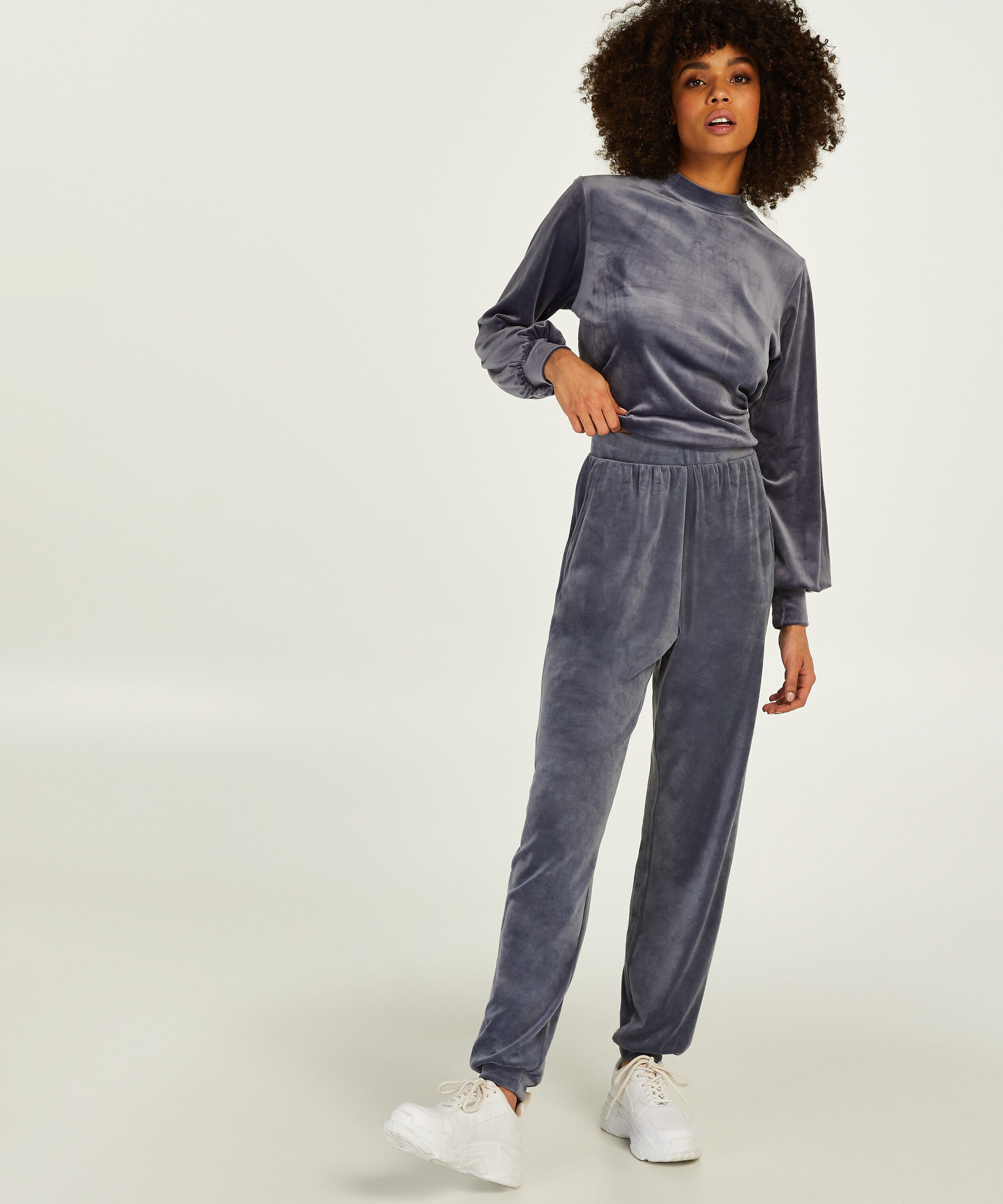 Loosefit Velour Jogging Bottoms for €10 