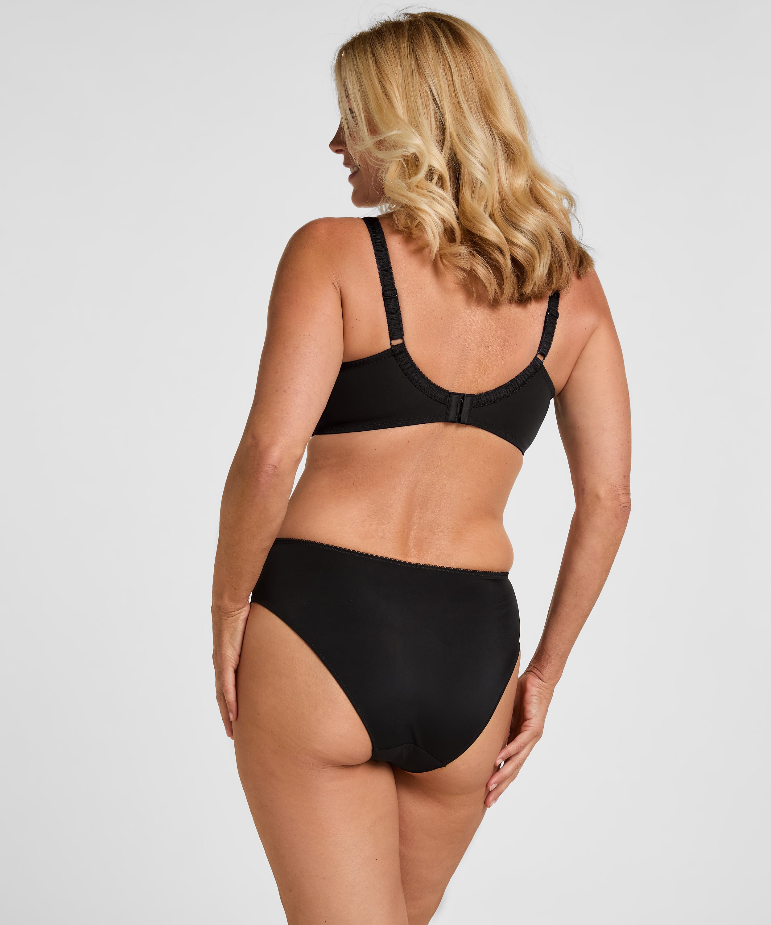 Diva Non-Padded Underwired Bra, Black, main