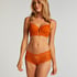 Vikki Boxer, Orange