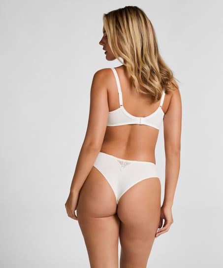 Brazilian Diva, White