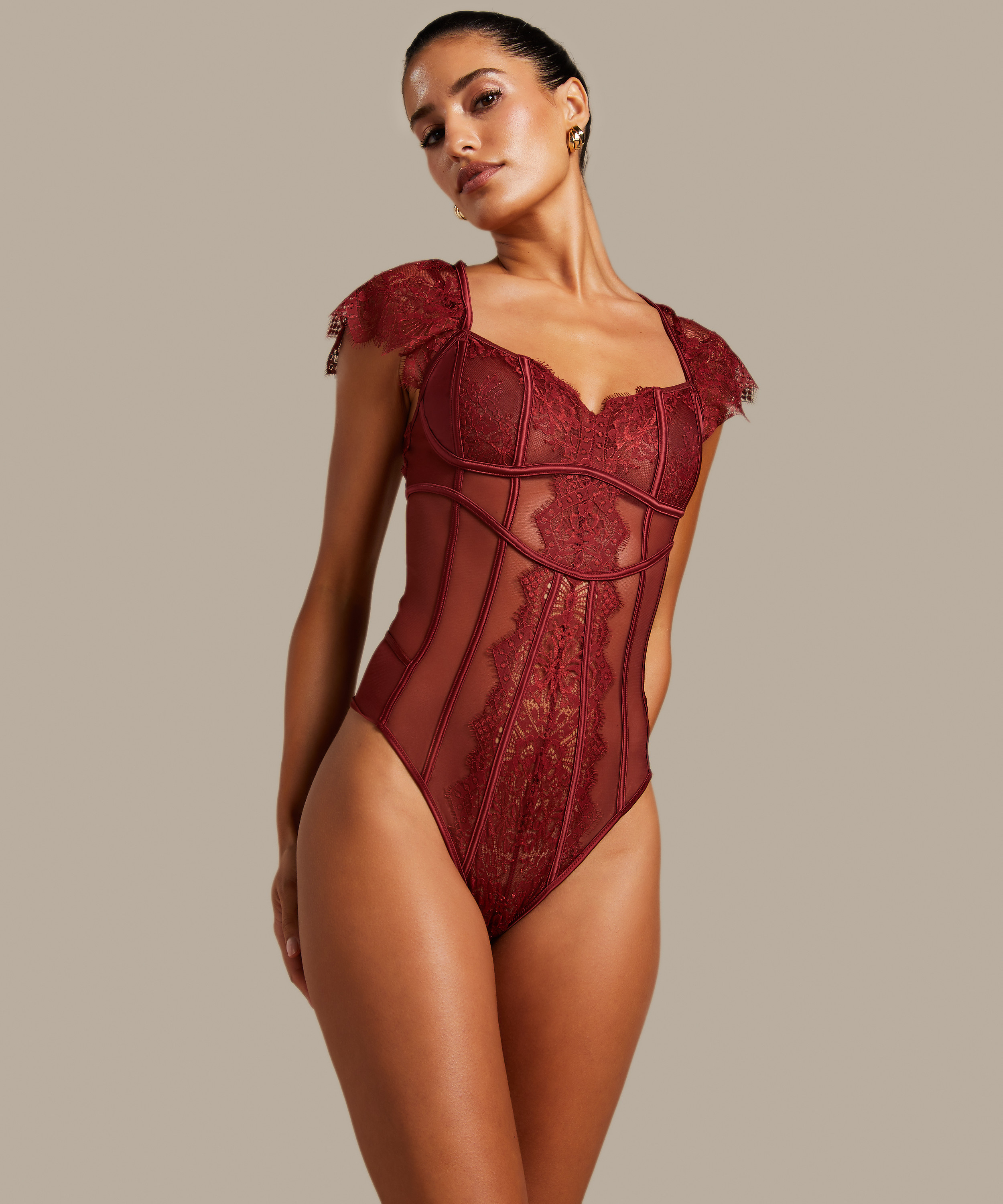 Zoe Body, Red, main